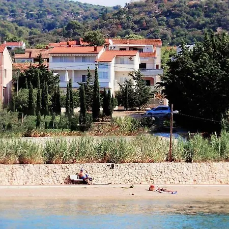 Sea View With Kitchen, Balcony& Aircon