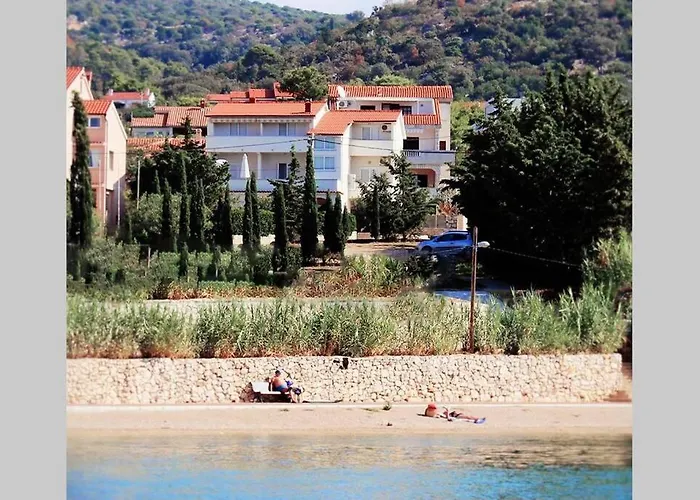 Sea View With Kitchen, Balcony& Aircon