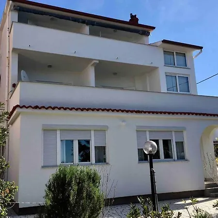 Apartman Sea View With Kitchen, Balcony& Aircon *