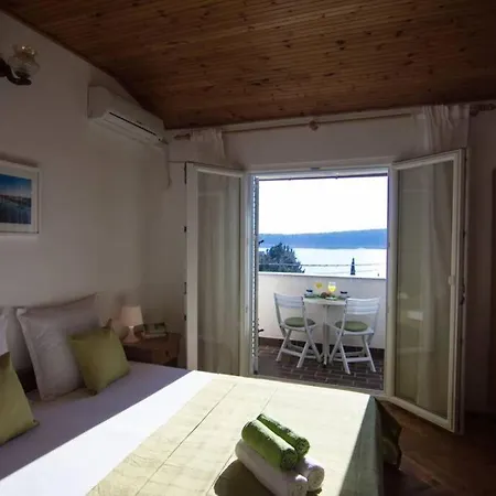 Sea View With Kitchen, Balcony& Aircon Lejlighed