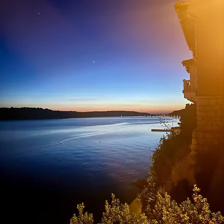 Apartment Sea View With Kitchen, Balcony& Aircon Barbat na Rabu