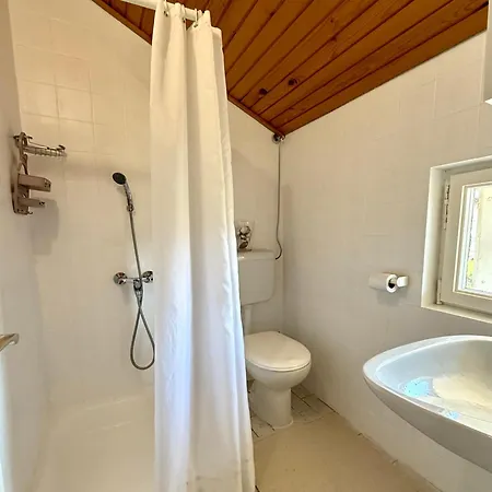 Sea View With Kitchen, Balcony& Aircon