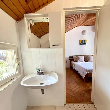 Apartman Sea View With Kitchen, Balcony& Aircon