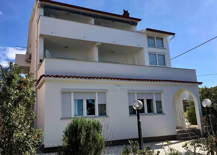 Lägenhet Sea View With Kitchen, Balcony& Aircon *