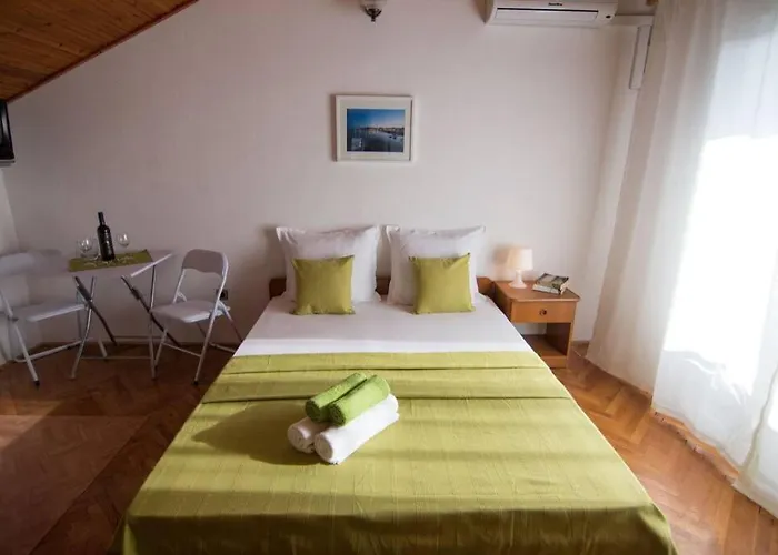 Lägenhet Sea View With Kitchen, Balcony& Aircon Barbat na Rabu