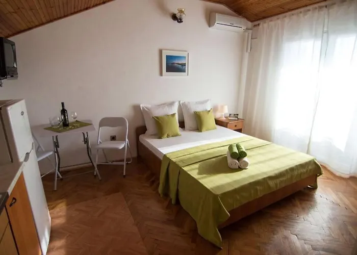 Lägenhet Sea View With Kitchen, Balcony& Aircon *